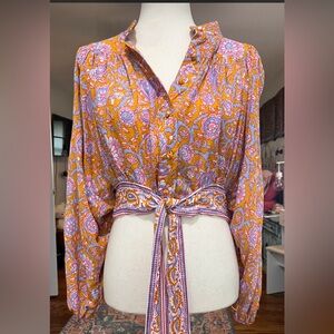 NWT beautiful blouse with tie at bottom